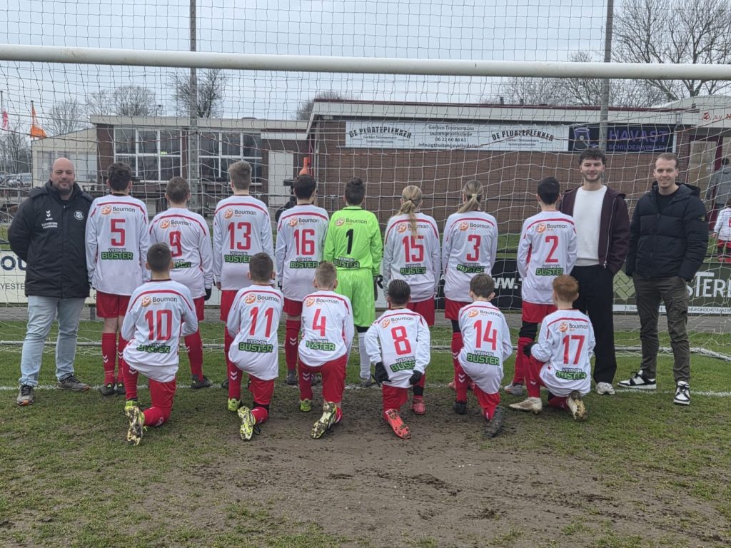 Nieuwe tenues voor ST JO13-2 1