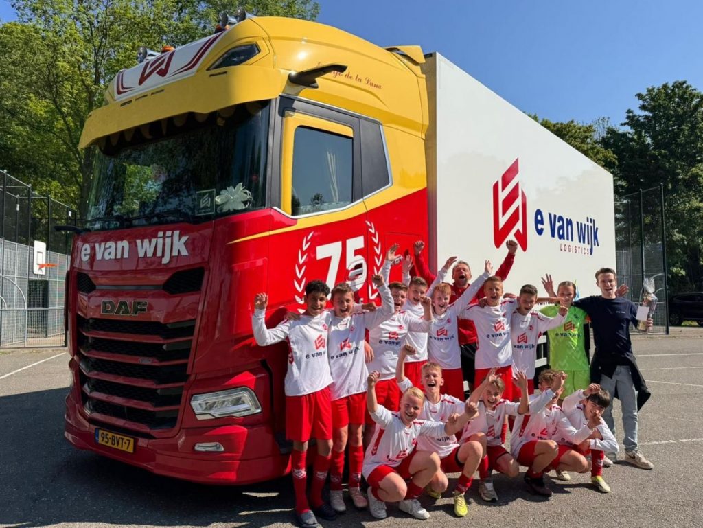 ST Wilhelmina'26/NOAD'32 JO13-1 Kampioen!!