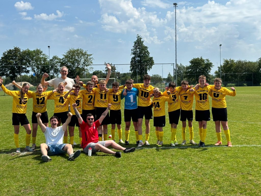 ST Wilhelmina'26/NOAD'32 JO14-1 Kampioen!! 3